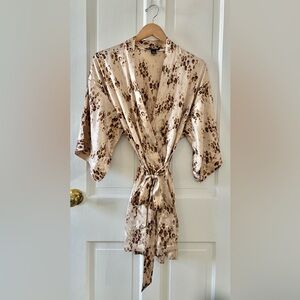 Victoria’s Secret Satin Midi Leopard Animal Print Robe Kimono SMALL / MEDIUM